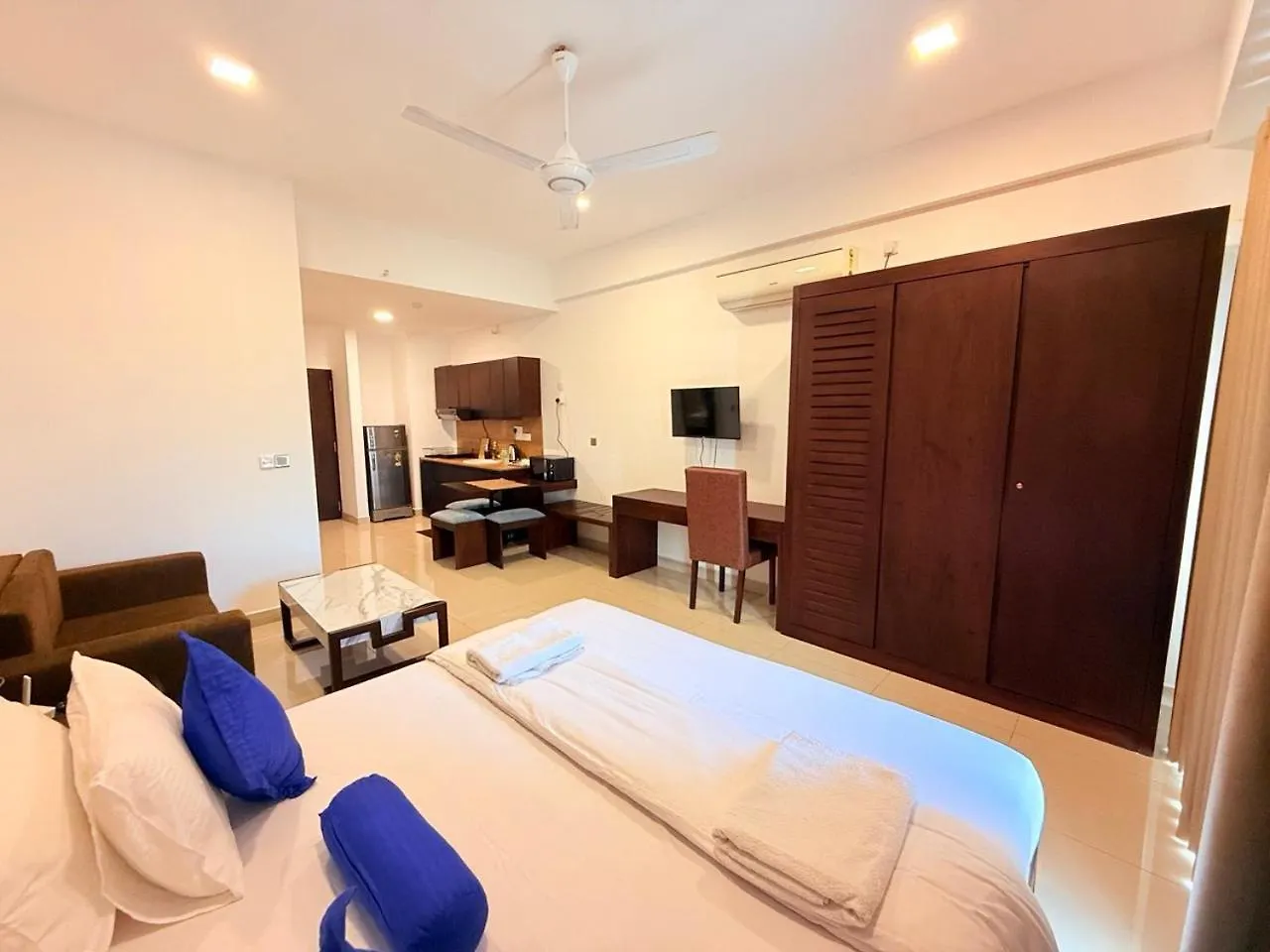 Negombo Ocean Breeze - Shoresedge Luxury Apartments