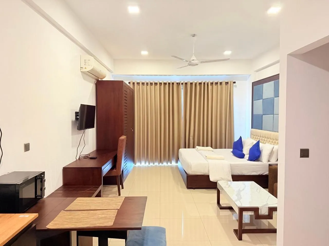 Negombo Ocean Breeze - Shoresedge Luxury Apartments Sri Lanka